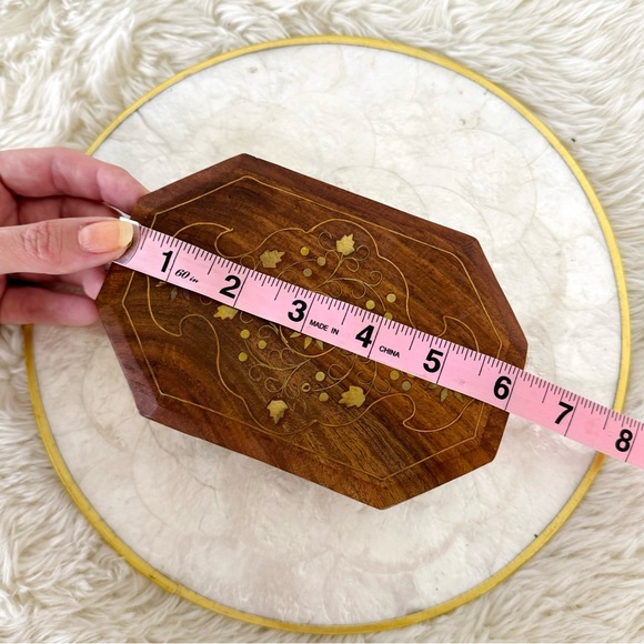 Vintage Wood Trinket Box with Brass Inlay - Picture 11 of 14